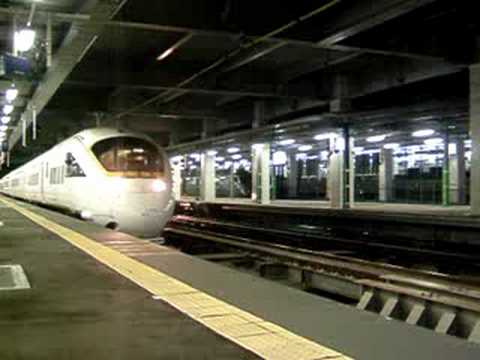 ８８５系 （６両）（2051M） 【博多駅】