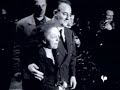 edith piaf - la foule (1961)
http://edith-piaf.narod.ru/