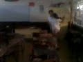 LOCAS PELEANDO