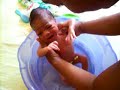 meu primo tomando banho
