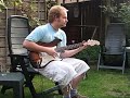 Beetje gitaar spelen