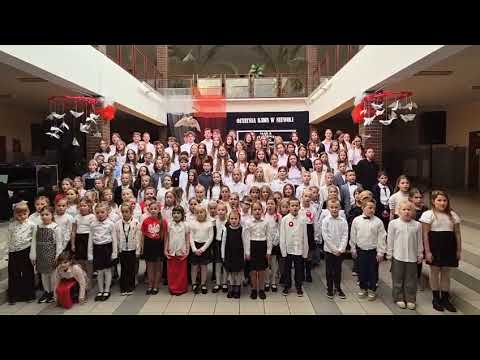 Dzieci z ZS Kąkolewo śpiewają "Kocham... :: źródło: Dariusz Maćkowiak YouTube