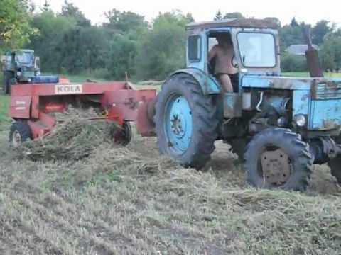 Тракторный пресс для сена