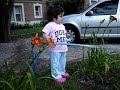 Alexia playing with water, Luli and Pablo