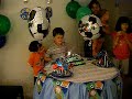 Aniversário de Gustavo, faltando 8 dias para o pai ir para o Brasil