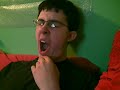 i got my appendix taken out on monday*, so i made a video to tell you about what happened. i know it's a little long, but a lot of stuff happened. i had to use the crappy-sound camera because the other one was getting too much background noise.

*monday was april 23, 2007.
(oh, and i know my 
