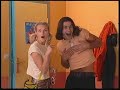 excellent titre de ce groupe francais trop m�connu !
la video est une parodie des sitcoms abprod ^^

paroles :
cette fois j'en ai marre de pas vraiment kiff� la vie / bouffer mon esprit avec de faux probl�mes, de fausses envies/ le vice s'installe ainsi / lib�rer mon esprit emprit de jalousies / les frustrations naissent ainsi/ je ne suis plus libre / je sens le scorpion qui fait son nid dans mon ventre, grandit sa force, r�-�nergise l'homme aigri/ j'aurais jamais voulu grandir, rester un gosse qui kiffe juste l'air qu'il respire/ maintenant j'aspire, j'ai des craintes pour l'avenir, je ne veux pas pourrir sur place, mon �me se lasse de combattre pour finir par boire la tasse... ma seule joie c'est de n'avoir plus de peines, je n'ai plus de fois , j'ai le cerveau cram� par la haine. il est trop tard maintenant, je bave comme un chien qui a toujours faim, j'aurais pr�f�r� aimer n'avoir rien, finir par pourrir et mourrir seul, tisser son linceul, chaque coup est un nouveau clou � mon cercueil ! d��u d'avoir eu � bouffer la vie comme de la viande crue, j'ai peut-�tre du v�cu mais je deviens un trou du cul, je veux un peu de rose dans mes r�ves, mon dieu donne moi une tr�ve, vire de moi cette merde qui me bouffe, j'en cr�ve � petit feu. putain, plus de psychanalyse, pourquoi ces crises ? c'est trop glauque, je peins moi-m�me ma vie d'uns sale couleur grise... ma seule joie, c'est de n'avoir plus de peines, j'n'ai plus de foi, j'ai le cerveau cram� par la haine. i'm blind, i can't feel the sun no more/ blind, blind, i can't feel the sun no more. avant j'avais pas vu �� venir comme le pire, comme quoi avec rien du tout on peut construire un empire/ j'ai pas de futur, ouais je sais , la vie n'est pas si dure, mais j'ai pas de pr�sent non plus/ si je reste accroch� � vos murs, quand tout va bien je cr�e la crise interne et recrache la haine quand je crie sur sc�ne / je ne tiendrai plus longtemps, c'est trop insane, mon avenir se m�me trop � mes peines, la souffrance et la haine deviennent un leitmotiv supr�me/ trop conscient, j'ai trop compris maintenant, je n'�cris des lyrics plus que quand je serre les dents... ma seule joie c'est de n'avoir plus de peines, je n'ai plus de foi, j'ai le cerveau cram� par la haine.