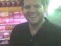el tarran presentando el nuevo producto de super val