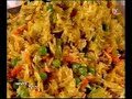 Asiaten testen Nasi Goreng Fertiggerichte