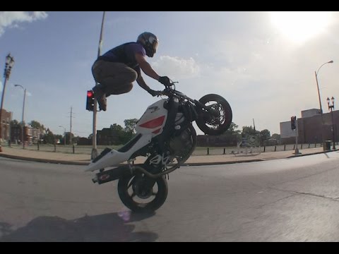 Motorcycle STUNTS 2014 Saint Louis MO STREET RIDE Session Blox Starz Streetfighterz Motorbike TRICKS