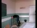 Il papà con tutti i suoi figli! LA BIDELLA CI SCOPRE!!