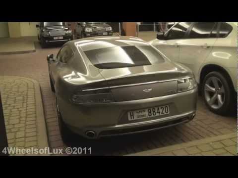 Aston Martin gris ematriculé a Dubai Aston Martin gris ematriculé a Dubai