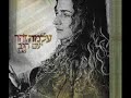 עלמה זהר עם הגב