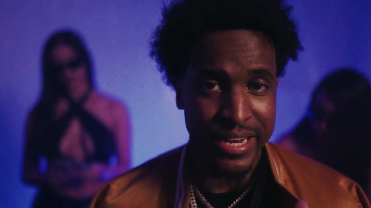 Lil Reese in Street Altercation with Group of Women in Chicago