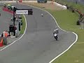 Un motociclista británico murió luego de una aparatosa caída