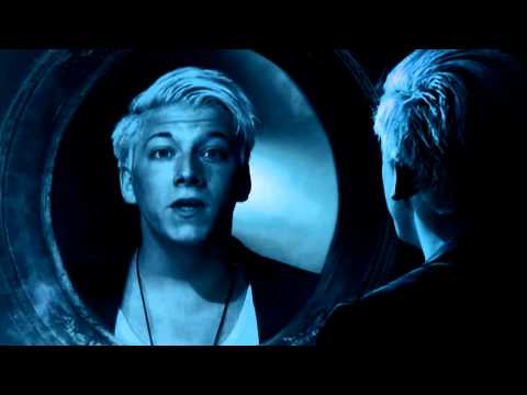 Gothic - Das erste, offizielle Musikvideo von SEELENREICH / HD-Qualität / Alle Rechte vorbehalten! Besuch auch unsere Facebook Seite: www.facebook.com/SEELENREICH.