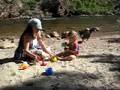 videos de Sol and Momma at the River (and a spooked dog named Shadow)