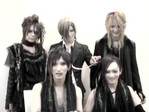 Comment video for matenrou opera's single 「Spectacular」 (自主盤倶楽部)