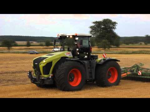 4000 - Der neue Xerion 4000 beim Stoppelsturz im Sommer 2013 mit einer Amazone Catros 7500. http://www.fb-foto.de http://www.facebook.com/Bi...