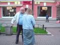 Пьяные девки подрались со стариками.