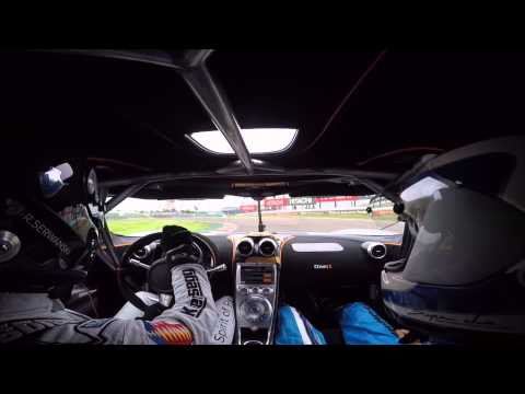 Koenigsegg One:1 marcando el récord en Suzuka