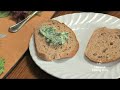 Video Recipe: Tomato & Avocado Sandwich