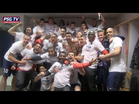 champions - Reviviez la joie des Parisiens après la victoire à Lyon, synonyme de titre de champion de France !