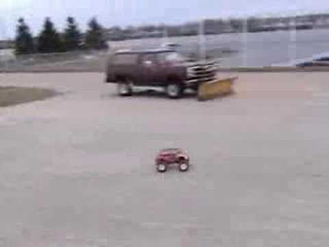 monster gt 8.0 et traxxas t-maxx 3.3 saint-felicien