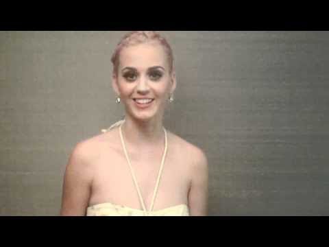 VIDEO: Katy Perry le cantó “happy birthday” a Freddie Mercury