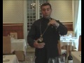 Decantar un vino