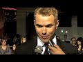 *watch in high quality! the link is under the video*

andrew sims and matt britton of twilight source and twilight live bring you interviews from the red carpet of the twilight premiere in hollywood.