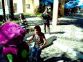 Tirando a Barney