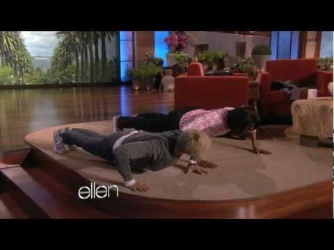 Michelle Obama hizo planchas en programa de televisión