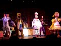 Marcelo Klein interpretando o ROBO no musical infantil 