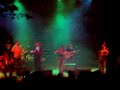 llan de cubel en la carballeira de zas, tocando el tema 