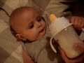 Akiles tomando tetero Akiles tomando tetero