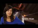 Elise-Crombez-helps-