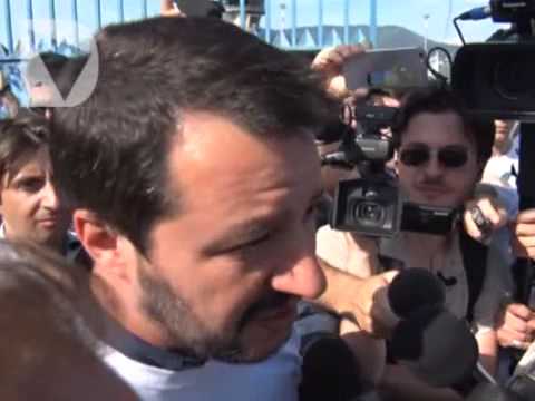 Blitz di Matteo Salvini al campo rom - video 