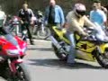 Mickey`s 954RR Drag With Yamaha R1(Mobile Video) Mickey`s 954RR Drag With Yamaha R1(Mobile Video)