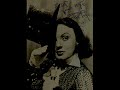 http://www.document-records.com
(lookie, lookie, lookie)here comes cookie
39395 (alt take)decca 409
personnel:
cleo brown, piano, vocal
perry botkin, guitar
artie bernstein, bass
gene krupa, drums
new york city, march 12, 1935
2:52