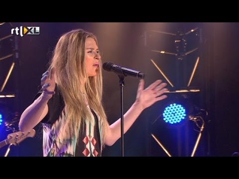 Better - In de derde aflevering van The Hit koos Sandra van Nieuwland voor het nummer Get Better van songwriter Heleen Roosdorp. Kijk naar de uitvoering van Sandra va...