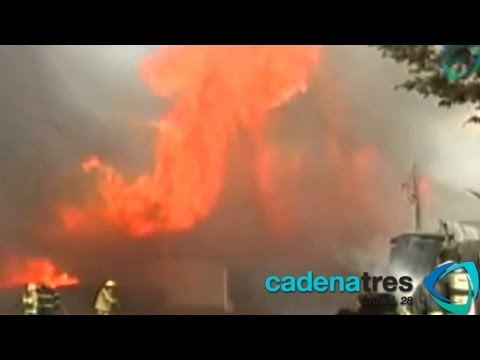 Incendio consume fábrica de féretros en Pátzcuaro, Michoacán; hay un herido