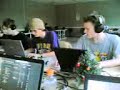 dit wordt gedaan op het roc mn was onze jaarafsluiting van 2006 met meer dan 20 man lekker elkaar afknallen in cod2 kijk hoe gefixeerd deze heren zitten te gamen de reacties :p en de scheldpartijen whahaha get down ! watch out grenade!!!! 

jullie verslaggevens crazypornking en donkey volgen de 2 games genaamd vindo en dr.phil tijdens hun cod2 missie + crazypornking achter machinegeweer met oneindige ammo :p