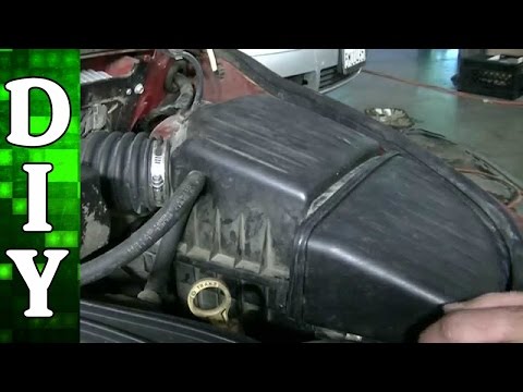 How to Remove and Replace an Engine Air Filter on a Chrysler PT Cruiser