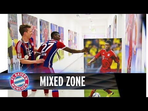 David Alaba und Mitchell Weiser im Kabinengang