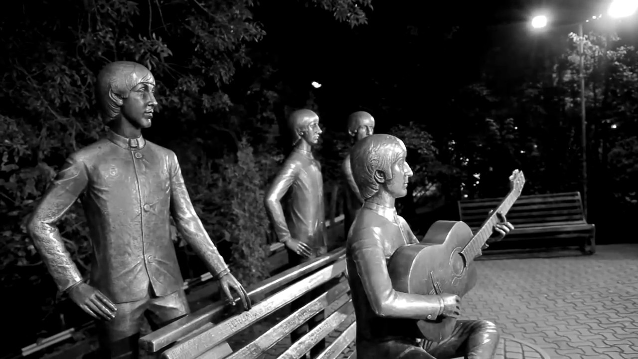 Улугбек Исаков  - Сквер