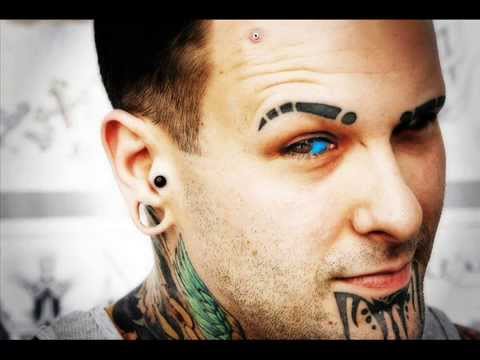 tatuagem - Tipos de tatuagem nos olhos Para tatuar os olhos é necessário ter muita coragem, afinal, trata-se de uma parte do rosto muito importante que ficará alterada ...