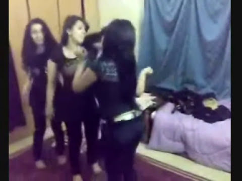 Saudi Arabia Gilrs Dancing