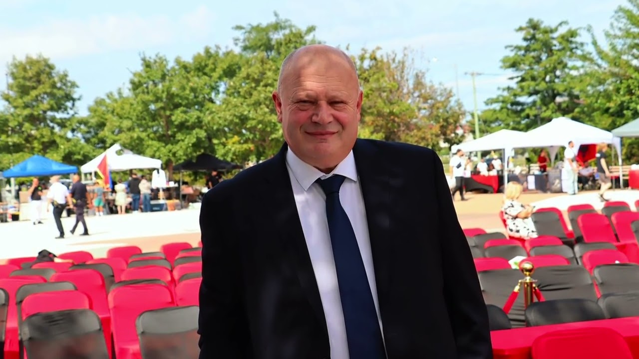 Festivali historik në Nju Jork / Mesazhi i fuqishëm i Kurtit nga Staten Island: “Amerikën mund ta duash pa harruar rrënjët!”