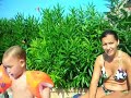 il bagno in piscina di leo